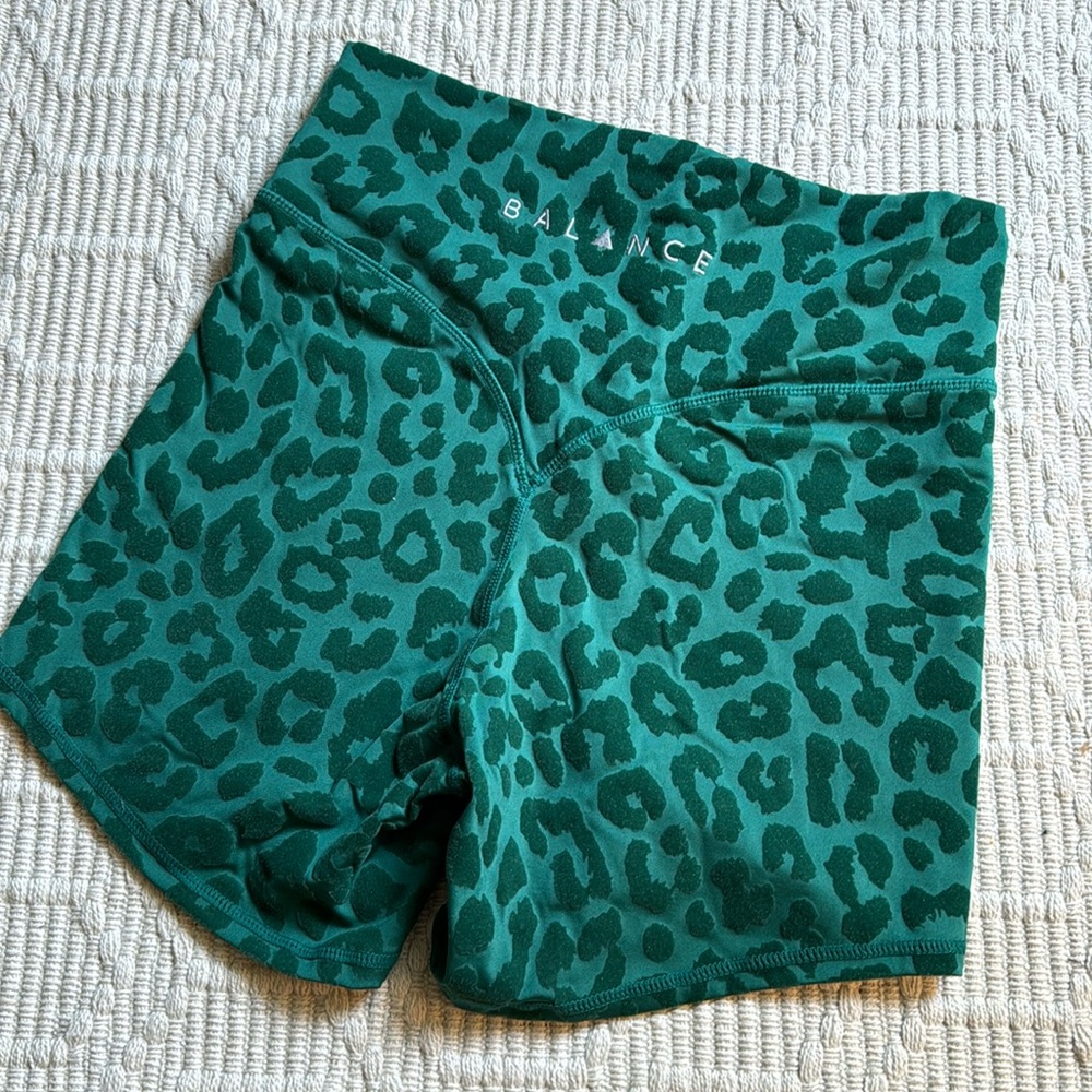 Balance Athletica Vitality Shorts Leopard Print Size M